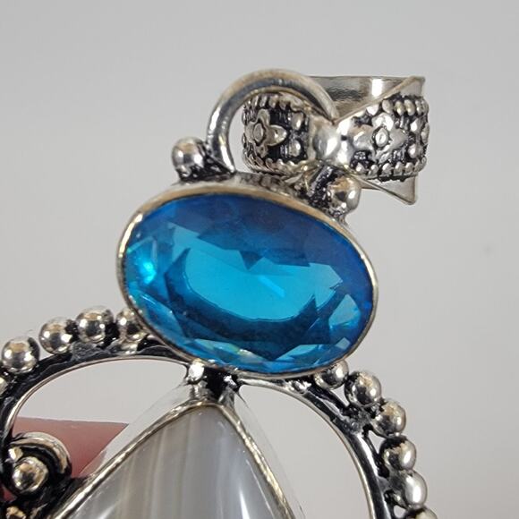 Handmade Silver Pendant Featuring Banded Agate & Five Faceted Blue Topaz Stones - Picture 6 of 10